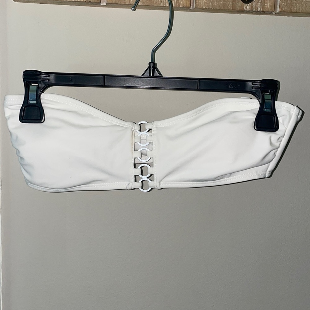Strapless swim top